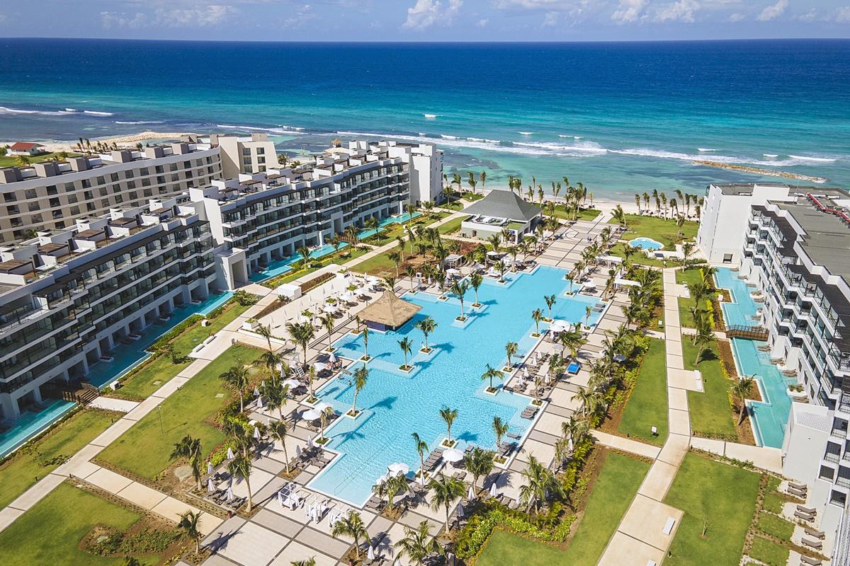 Ocean Eden Bay (Adults Only) Hotel Spring Rises Kültér fotó Aerial view of the resort
