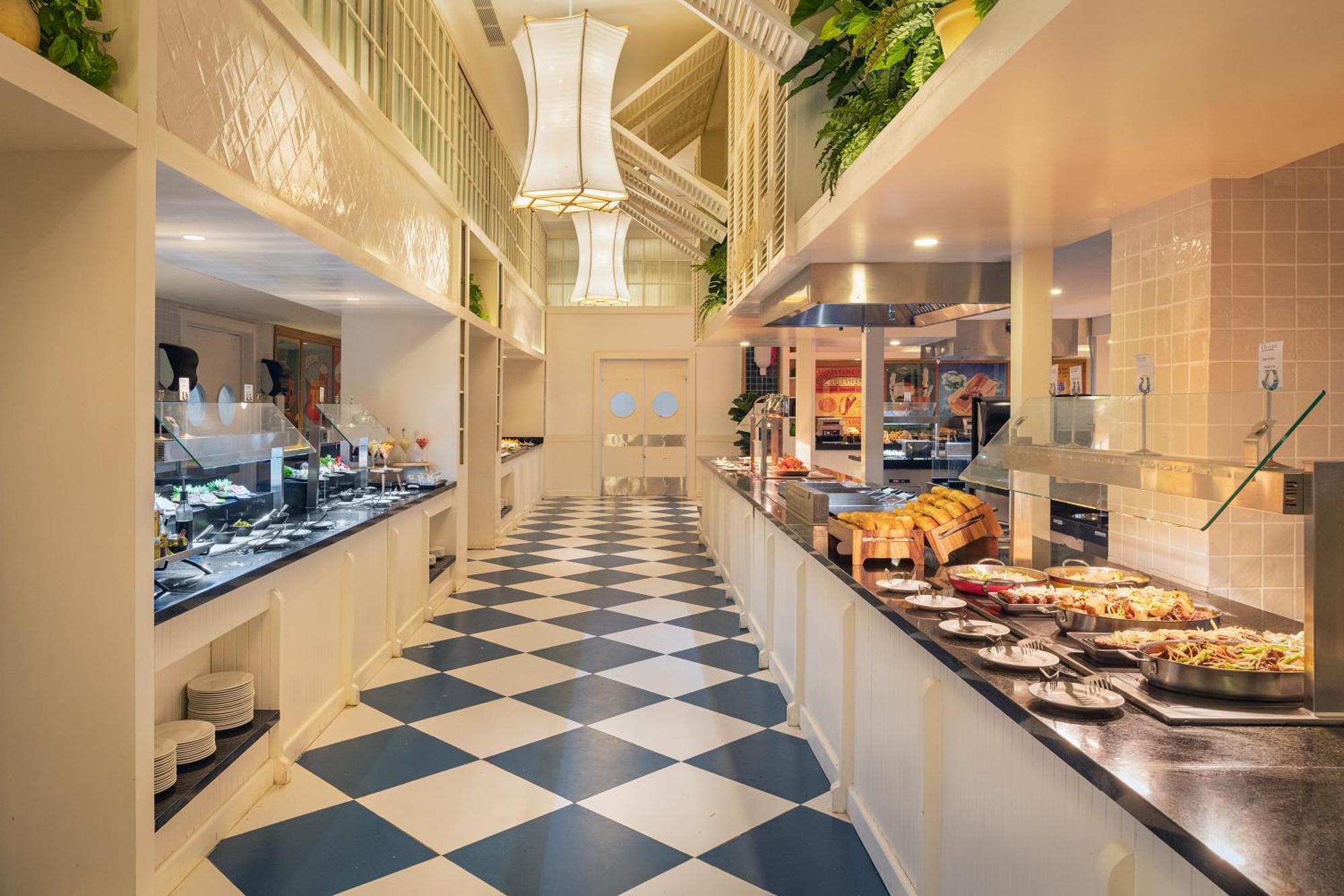 Ocean Eden Bay (Adults Only) Hotel Spring Rises Kültér fotó The buffet at the hotel