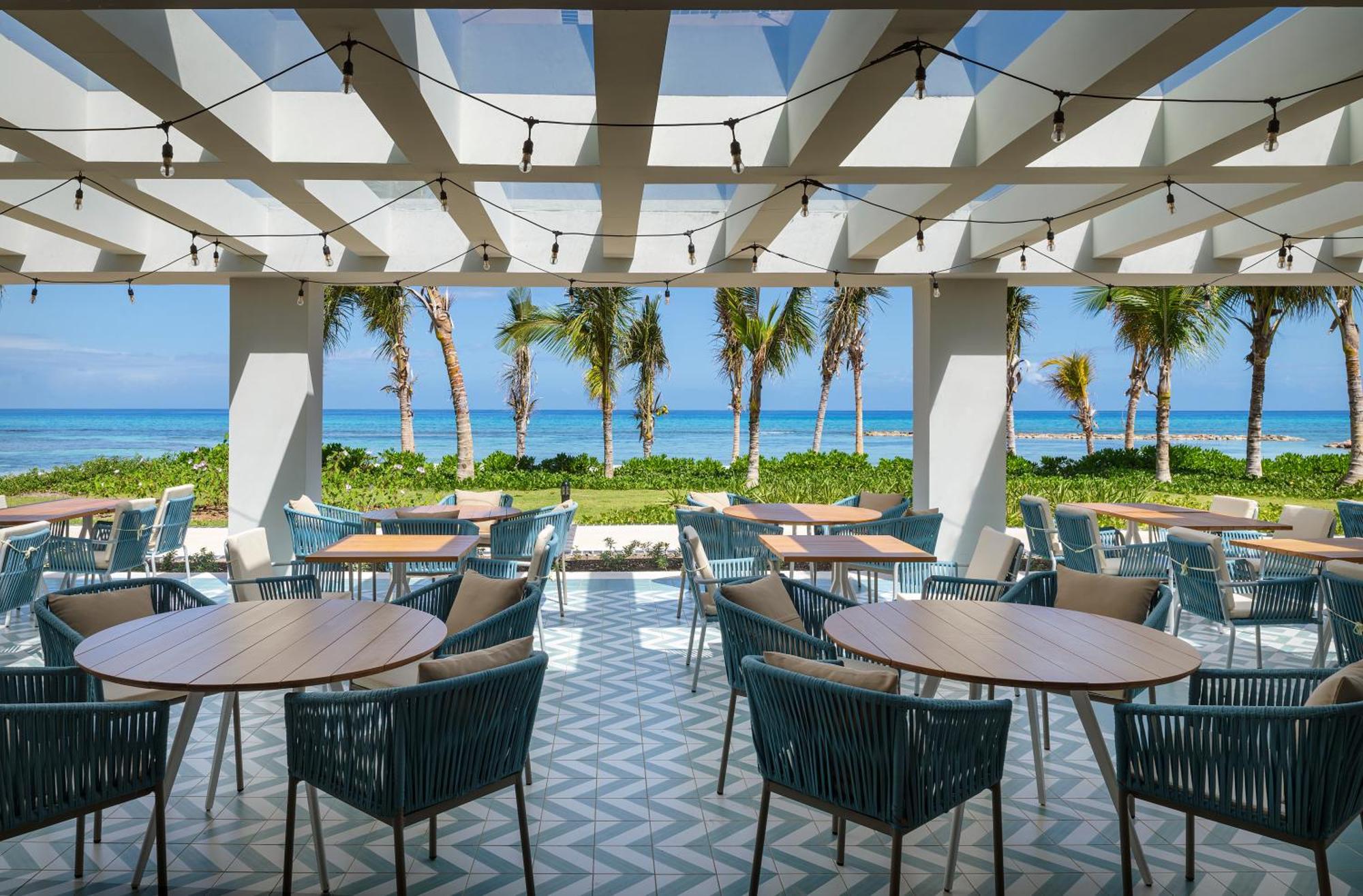 Ocean Eden Bay (Adults Only) Hotel Spring Rises Kültér fotó The Beach Club at The Ritz-Carlton, Cancun